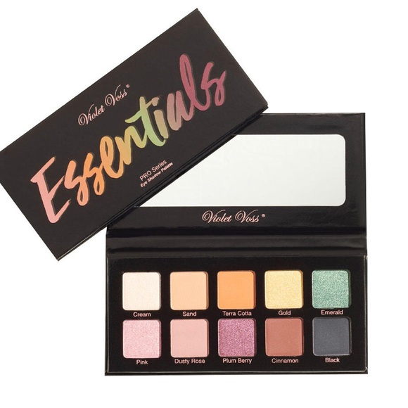 Essentials Eye Palette & Luxie Wonderlust set - Picture 3 of 5